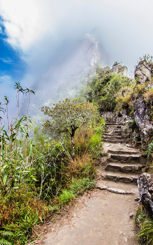 Steep-stairs-inca-trail